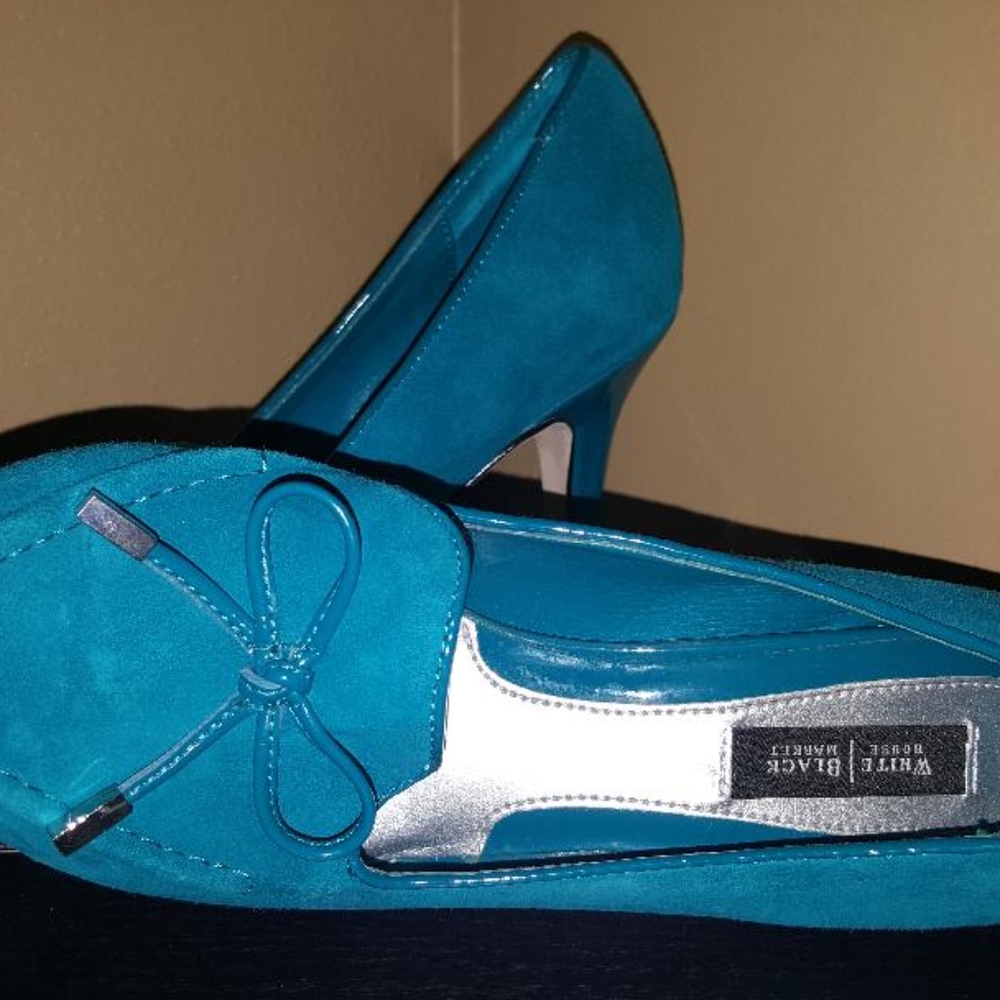 White House Black Market Suede Heels - Picture 3 of 4